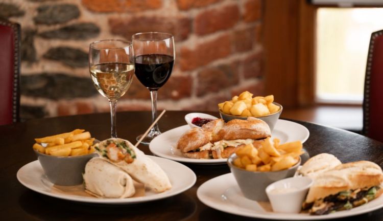weekday lunch the coach house