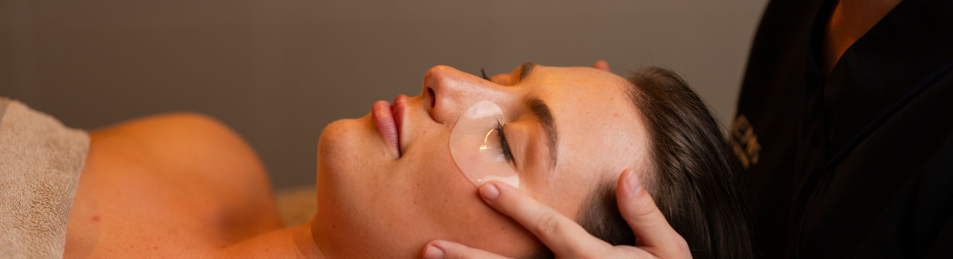 Rose facial desktop www.roeparkresort.com