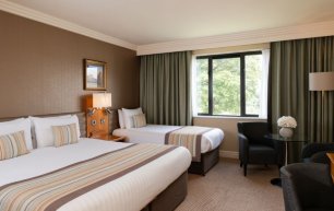 Guest room www.roevalleyresort.com