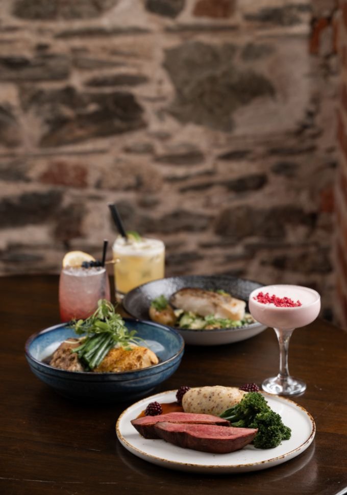 The coach house image card www.roeparkresort.com