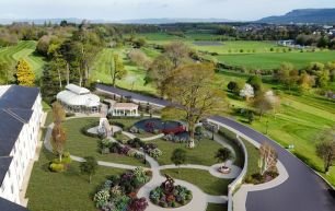  www.roeparkresort.com