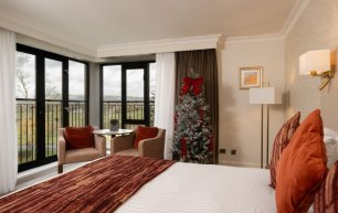 Christmas bnb www.roeparkresort.com