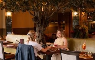 The afterglow escape www.roeparkresort.com