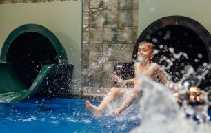 Family overnight stay voucher www.roeparkresort.com