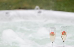 Roe valley info card www.roeparkresort.com